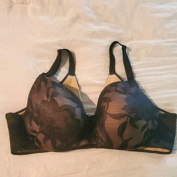 Cacique Black Full-Coverage Bra with Seamless Cups and Adjustable Straps SZ 40c - Picture 1 of 5